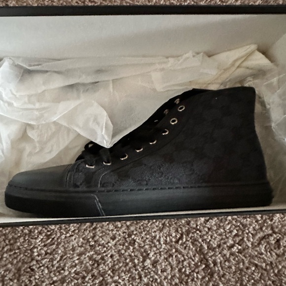 All shoes are so separate size 11 all our authentic - Picture 8 of 8